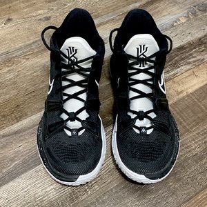 Mens Kyrie 7 Basketball Shoes size 9.5